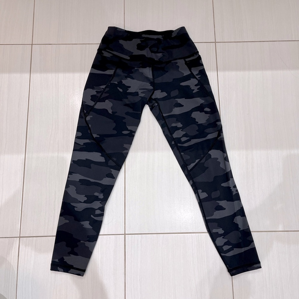 Sweaty Betty Power Leggings in Camo
